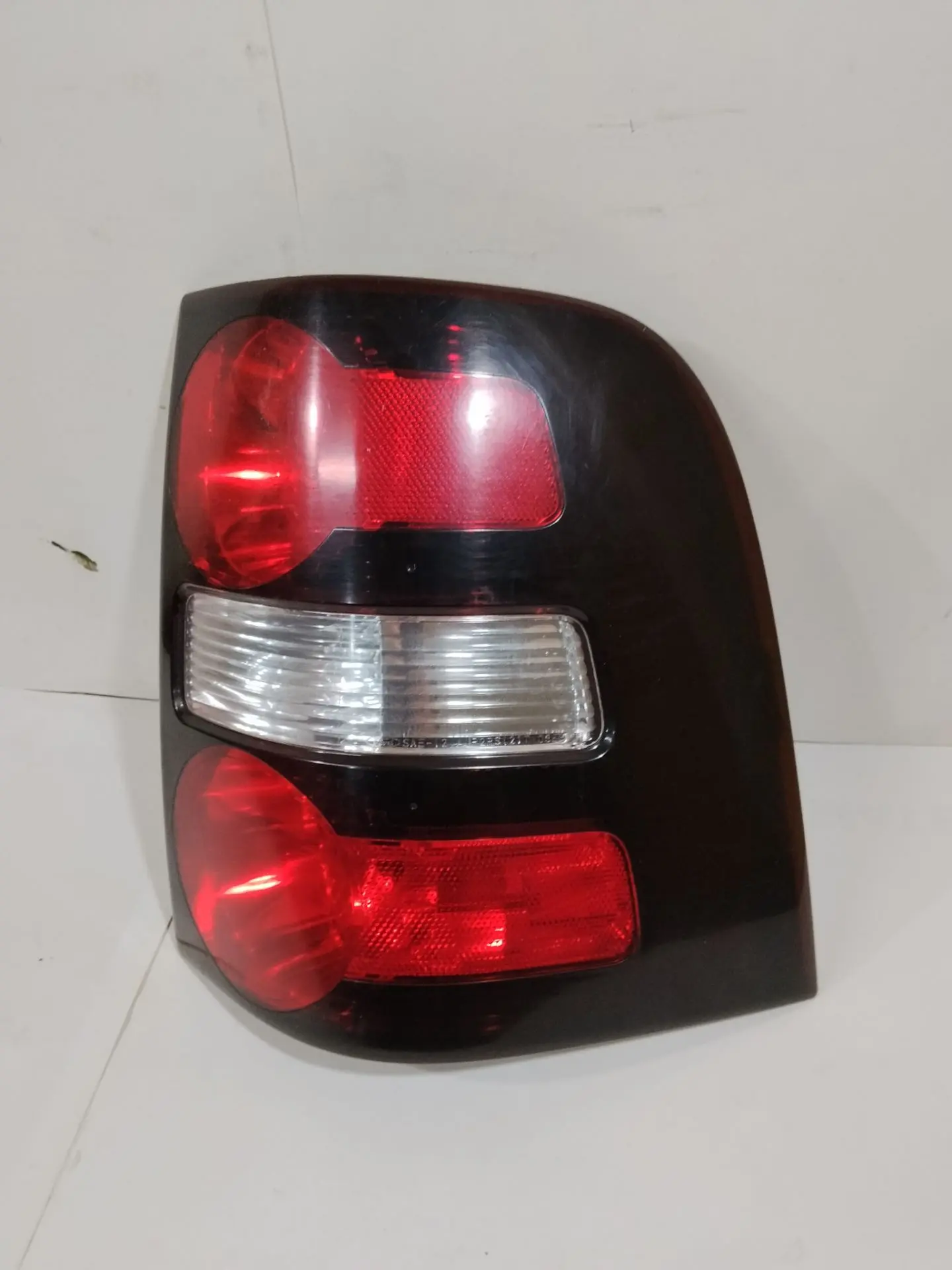 Фонарь задний правый USA Ford Explorer 4