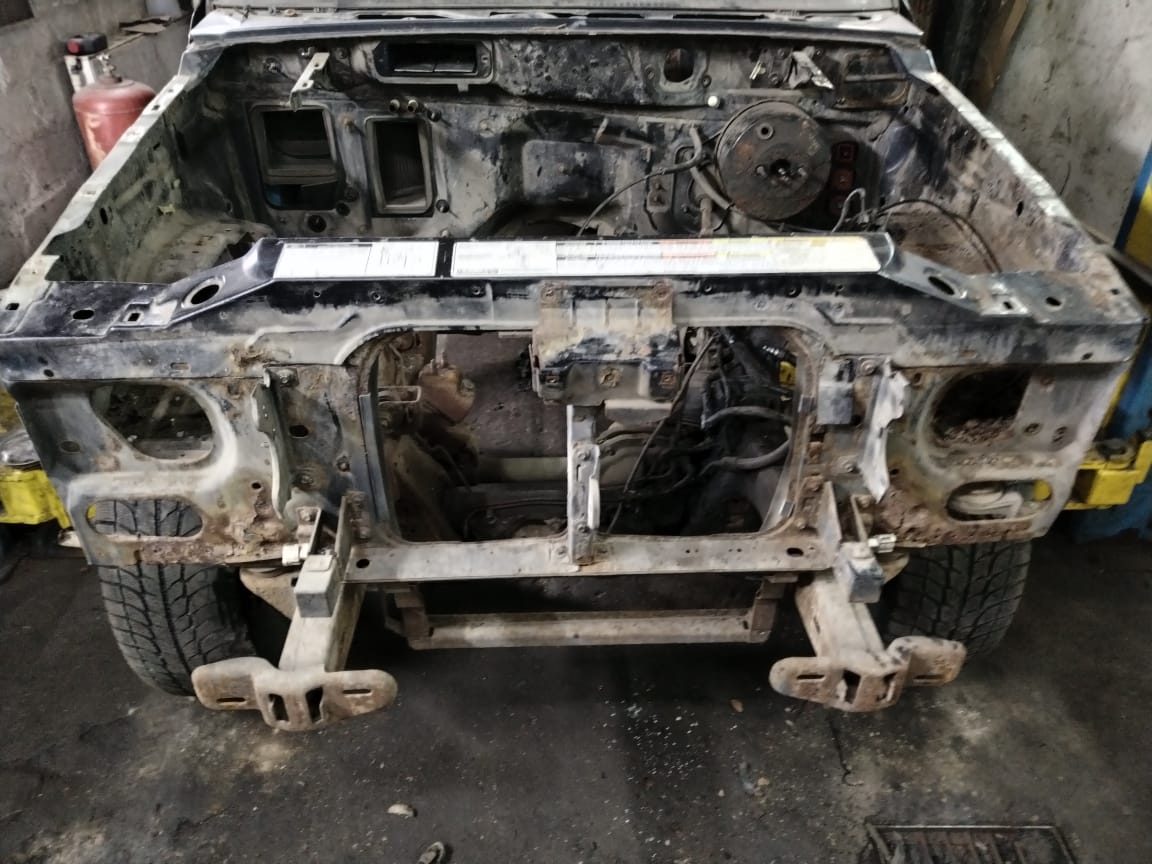Панель кузова передняя (телевизор) Ford Explorer 2 1995-2001