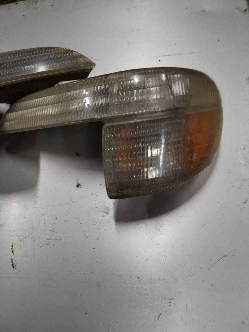 Фонарь габарит-поворотник передний левый/правый Ford Explorer 2 1995-2001 г