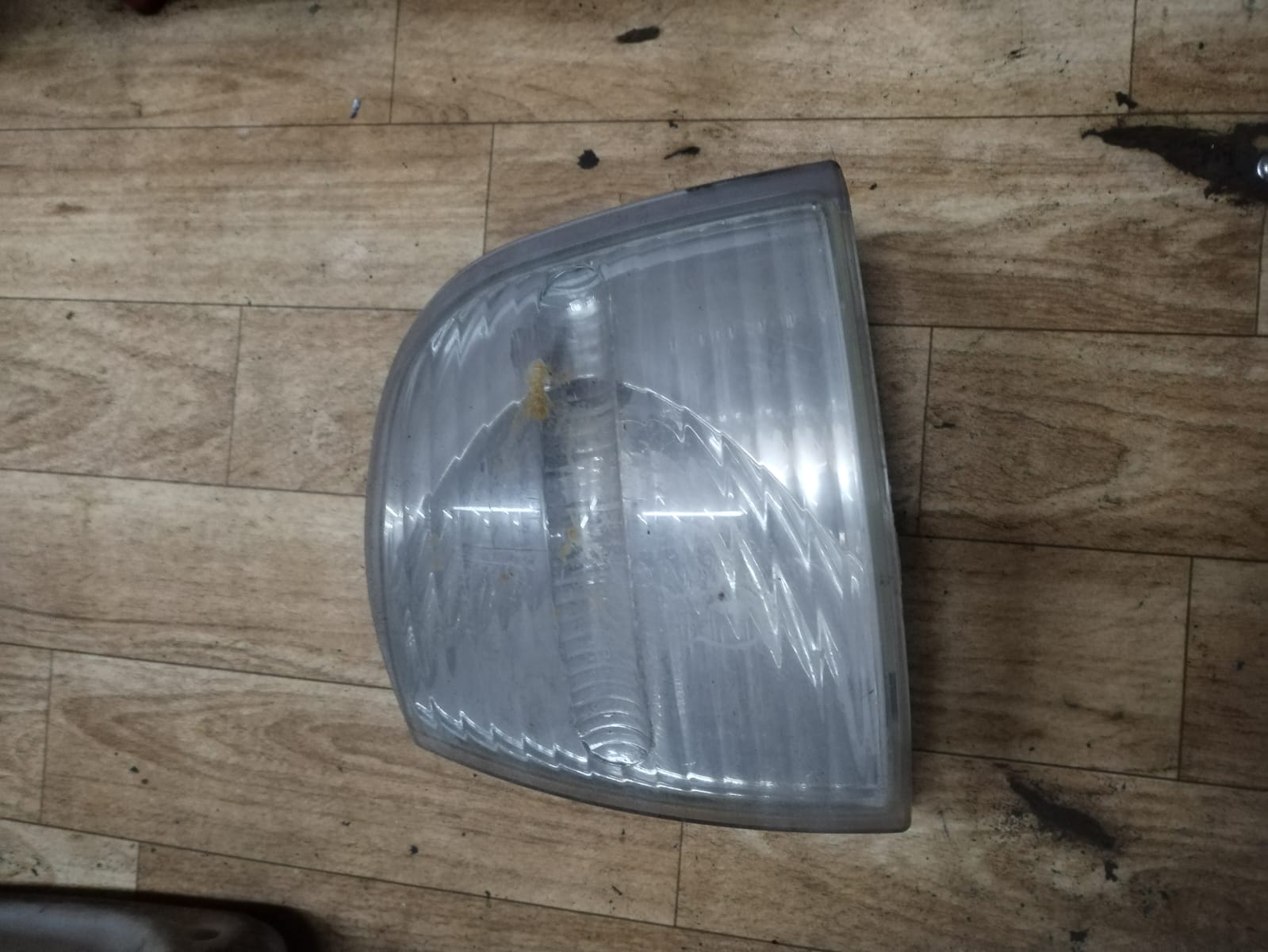 Поворотник передний правый Ford Explorer 3 2002-2005
