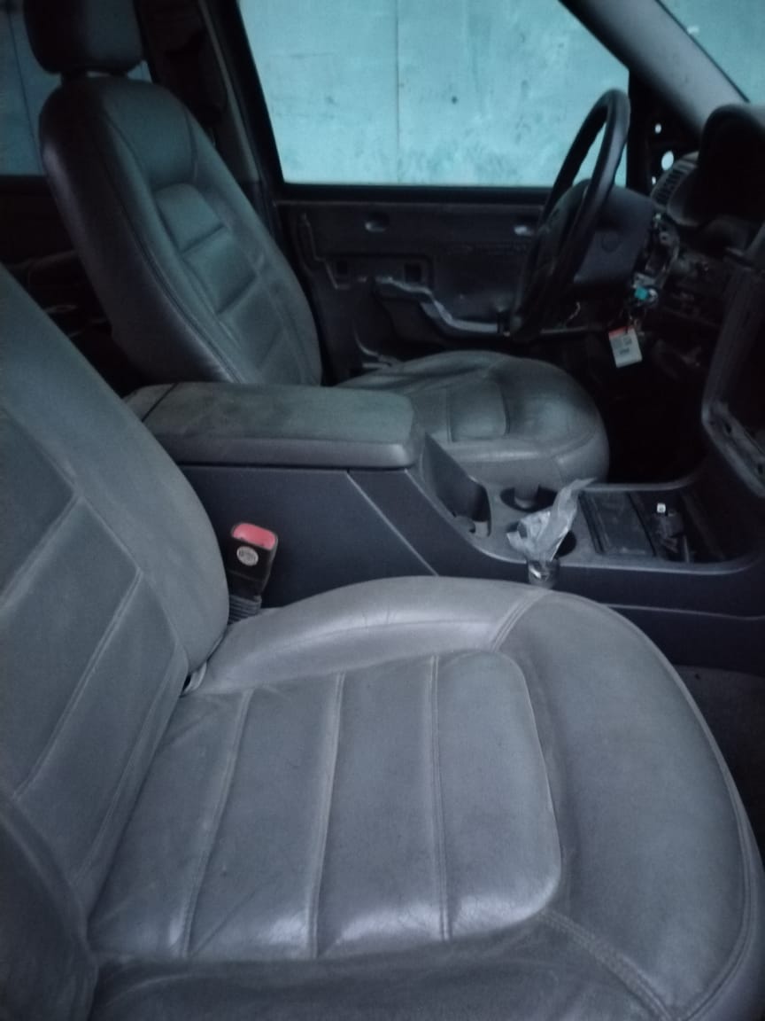 Сиденья кожаные комплект Ford Explorer 3 2002-2005